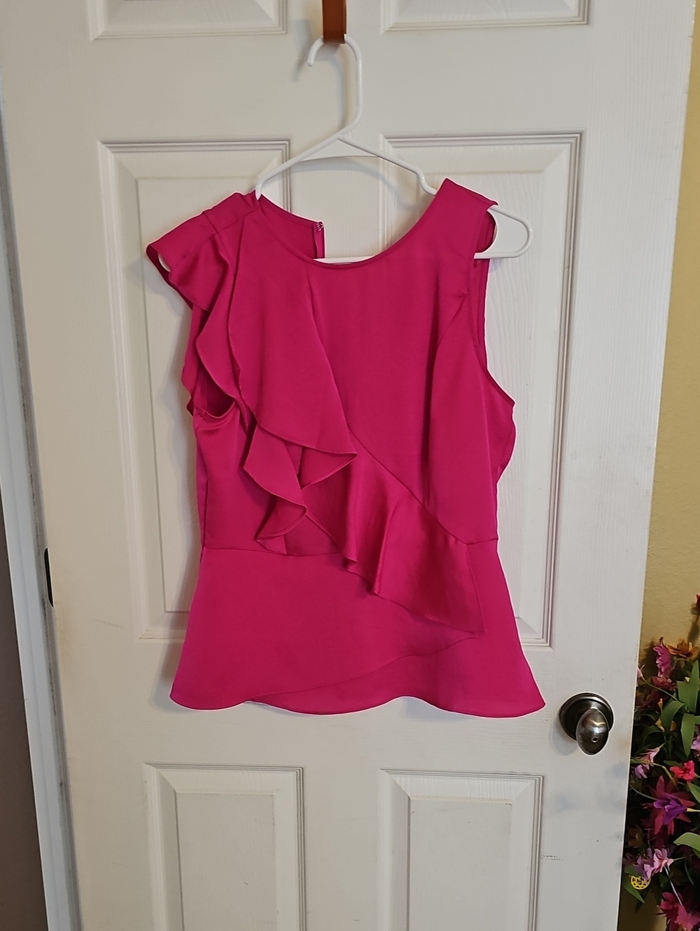 Women’s Ruffled Sleeveless Top – Hot Pink